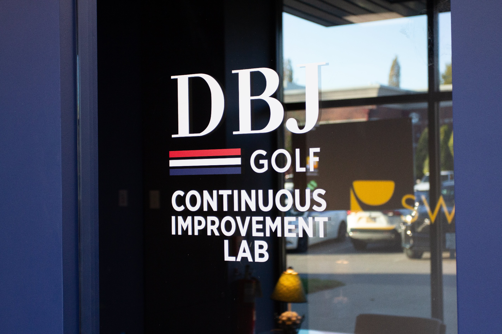 Comfortable golf lesson instruction area